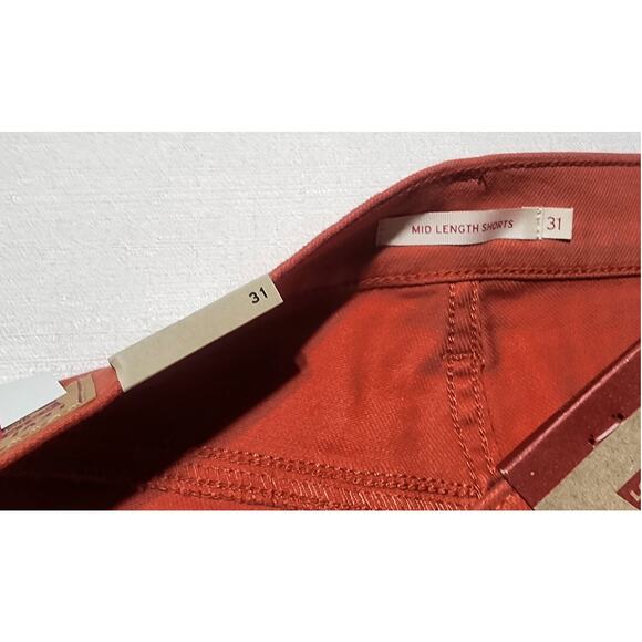 Levi's mid length shorts orange Waist 31'' length 13'' - Picture 5 of 6